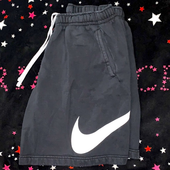 Nike shorts - Picture 3 of 3